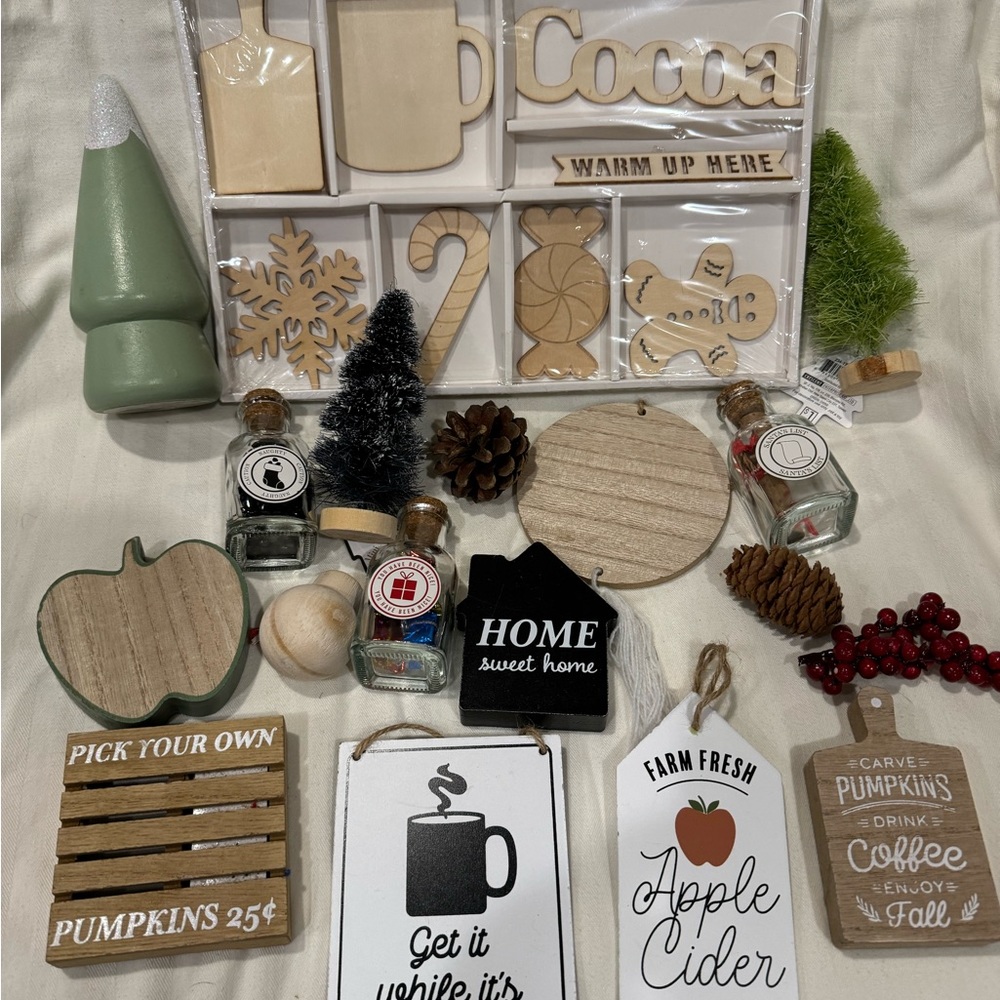 Tier Tray Hoilday Decor 17 pieces